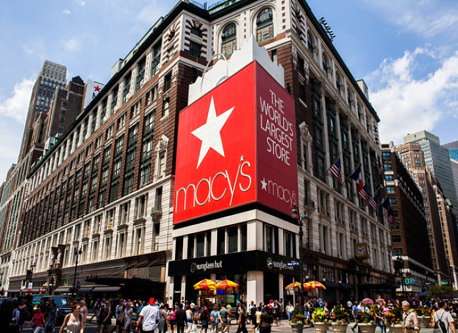 Macy's отправит в отпуск 130 000 сотрудников
