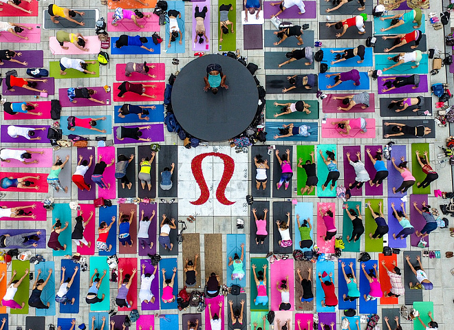 Lululemon пополнил список брендов, закрывающих магазины в Китае
