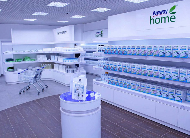 Amway открыла первый магазин нового формата в Петербурге