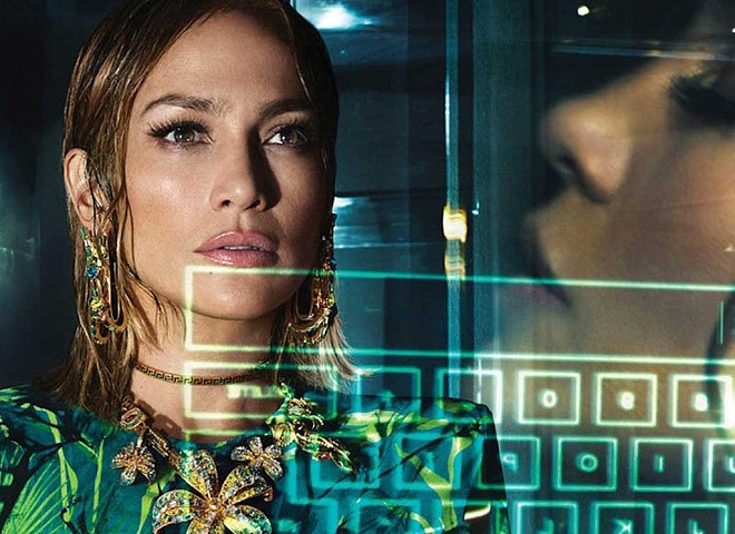 Владелец Versace и Michael Kors готовится к массовому увольнению сотрудников